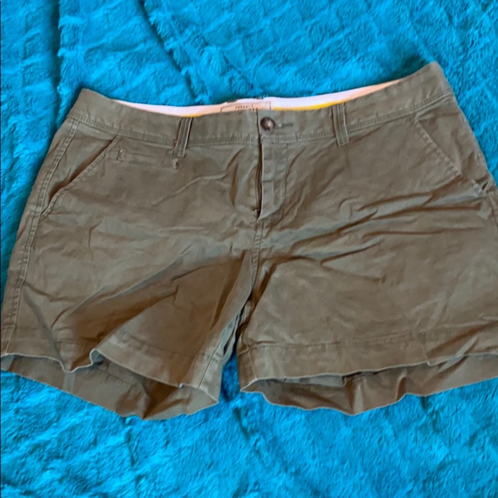 Hunter/olive green shorts